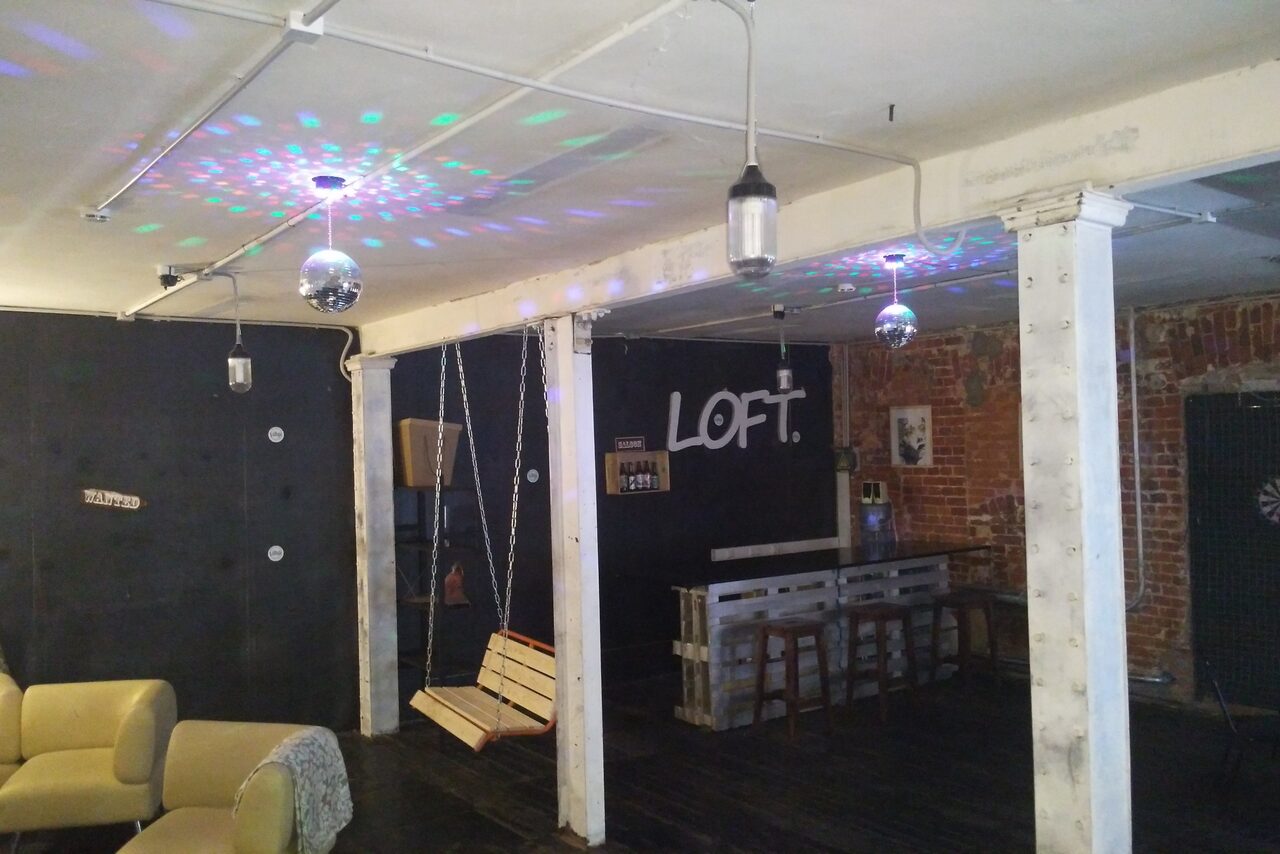 Арендовать Brick House WHITE Лофт с качелями 