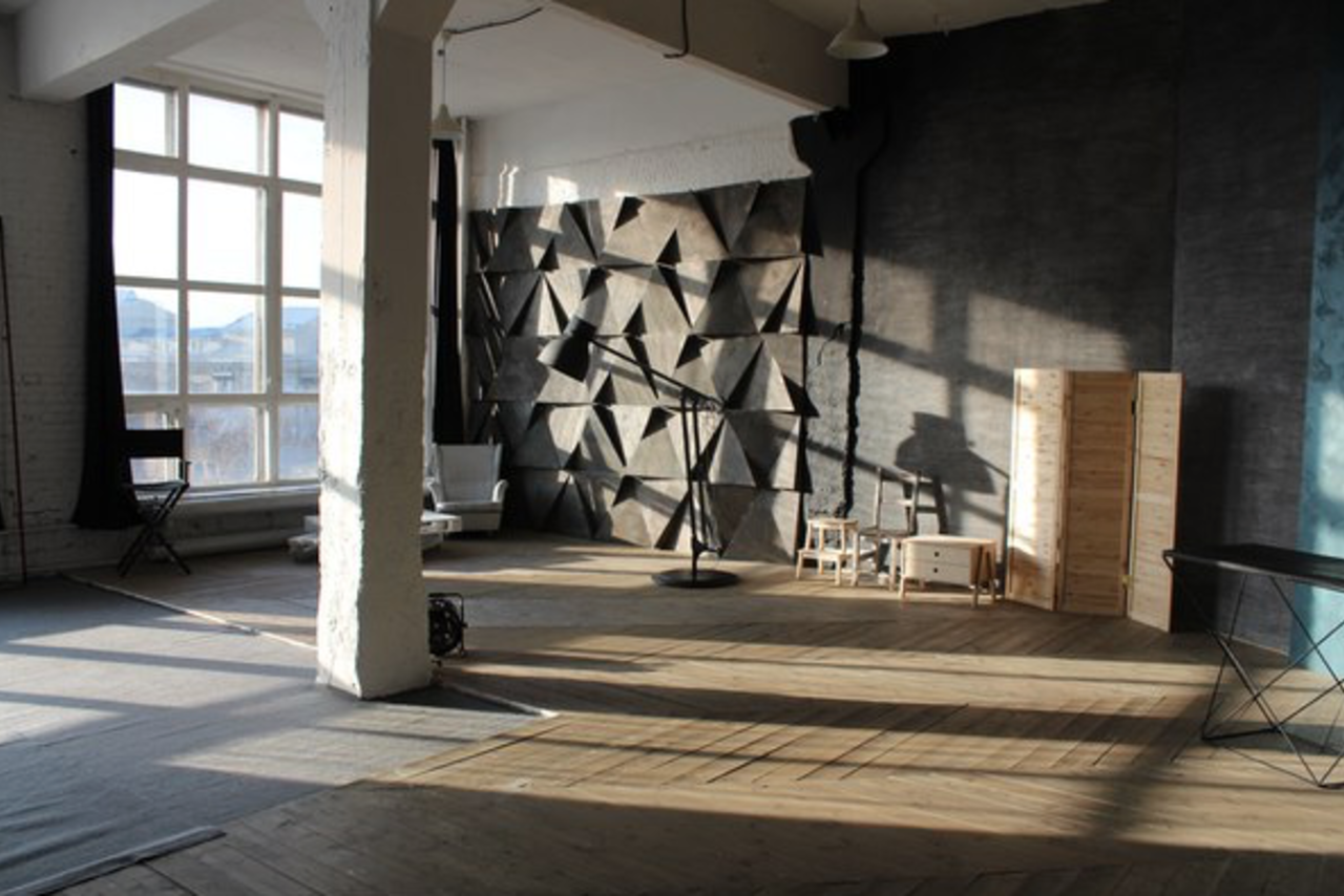 Арендовать Wood Studios Арт-лофт с колоннами на Электрозаводской