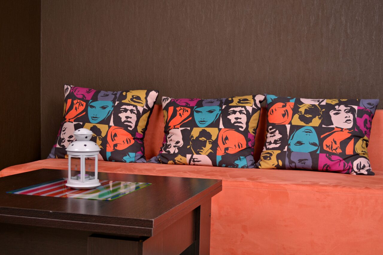 Арендовать Лофт для шумных вечеринок или уютных дружеских встреч