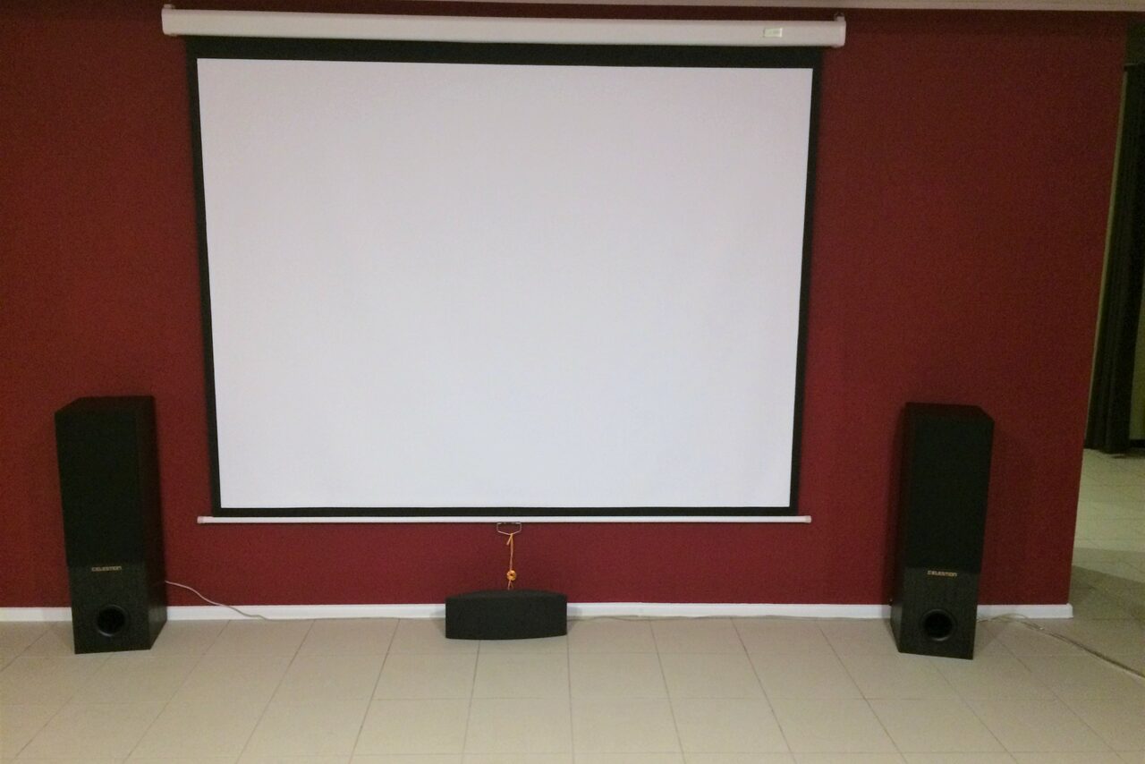 Арендовать Лофт для шумных вечеринок или уютных дружеских встреч