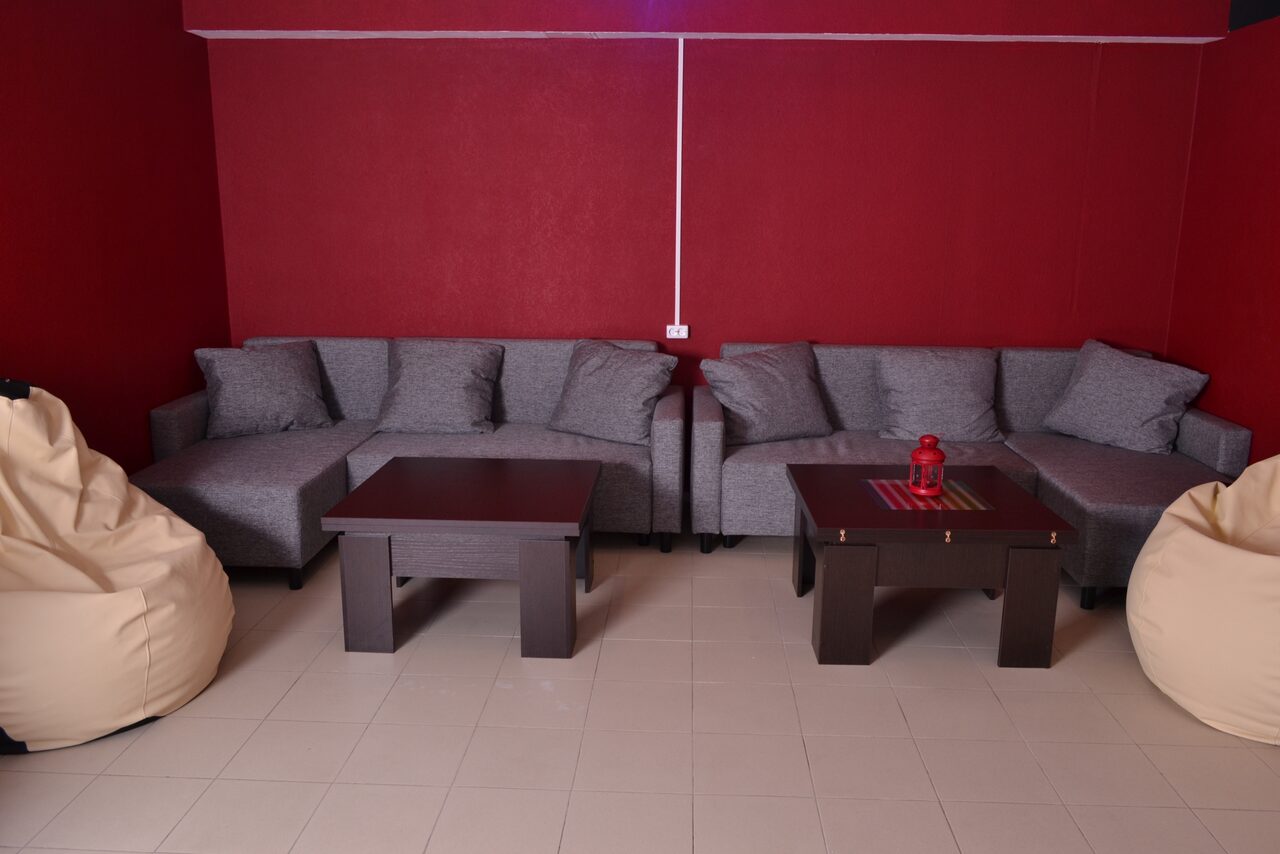 Арендовать Лофт для шумных вечеринок или уютных дружеских встреч