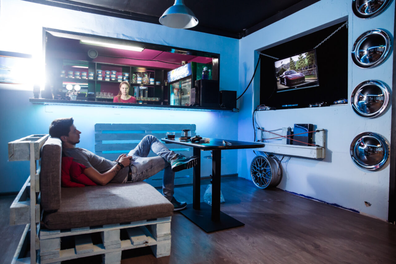 Арендовать Lounge Box Лофт с вип комнатами 