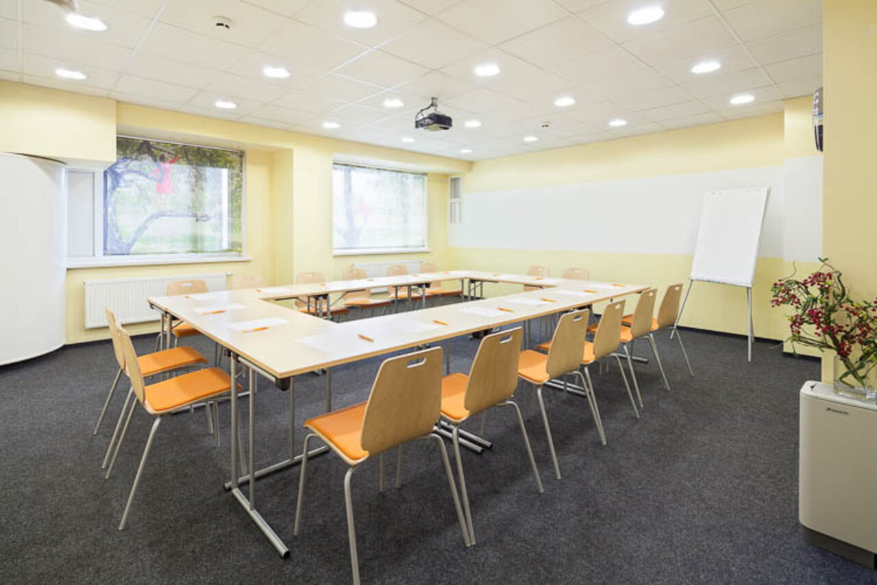 Арендовать SunFlower Park Отель