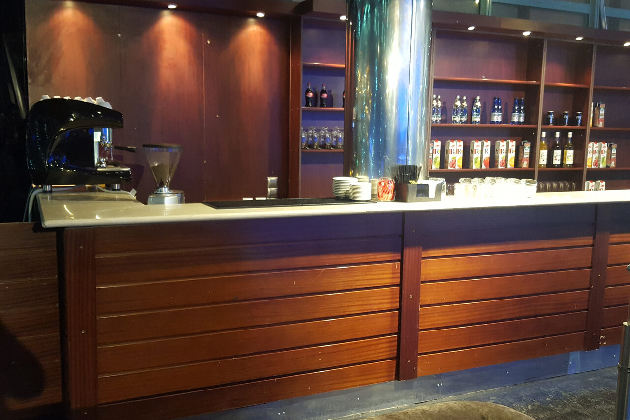 Арендовать Бар с панорамным видом 