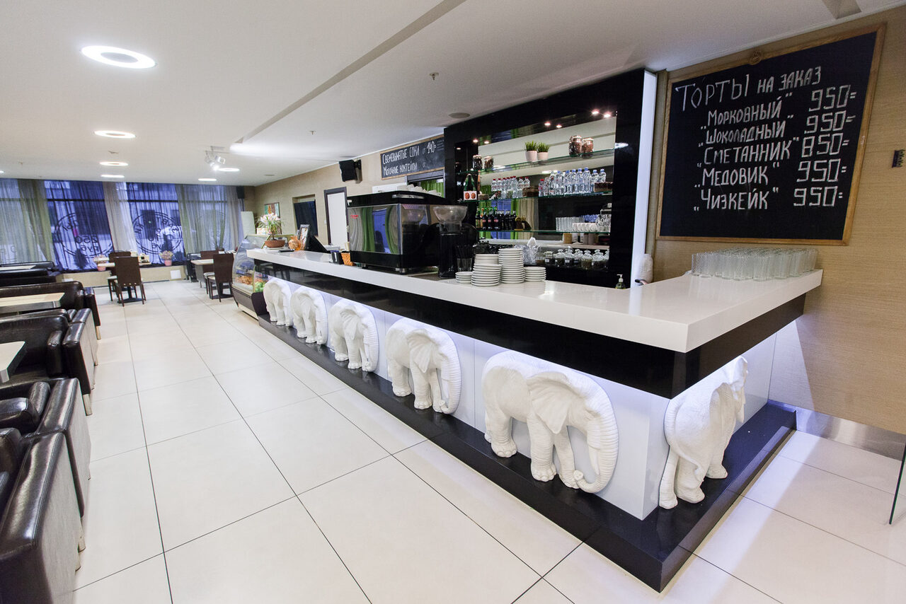 Арендовать Бар с зелеными растениями 