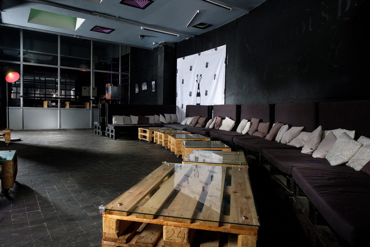 Арендовать Фотостудия WhitePlace. Лофт-кальянная 