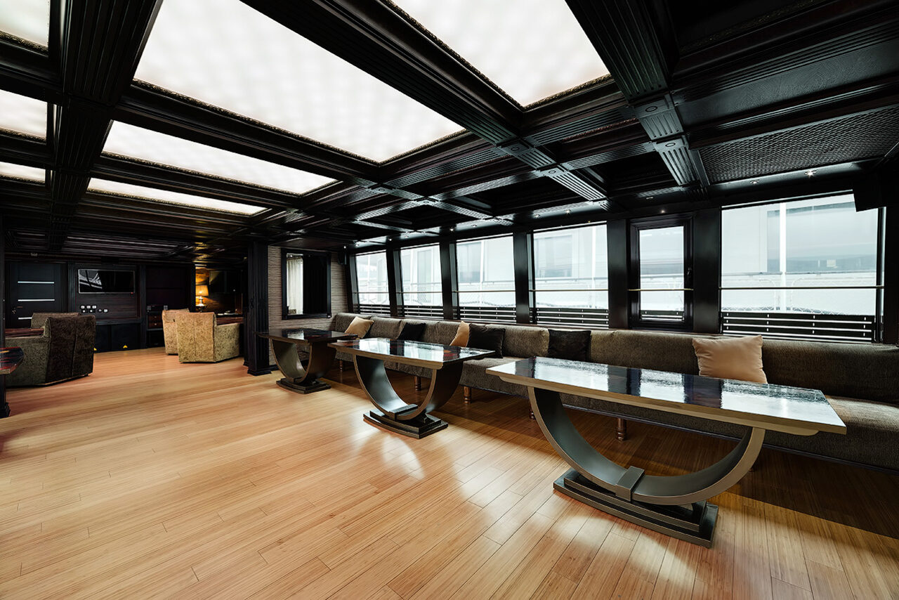 Арендовать Самая большая яхта Москвы