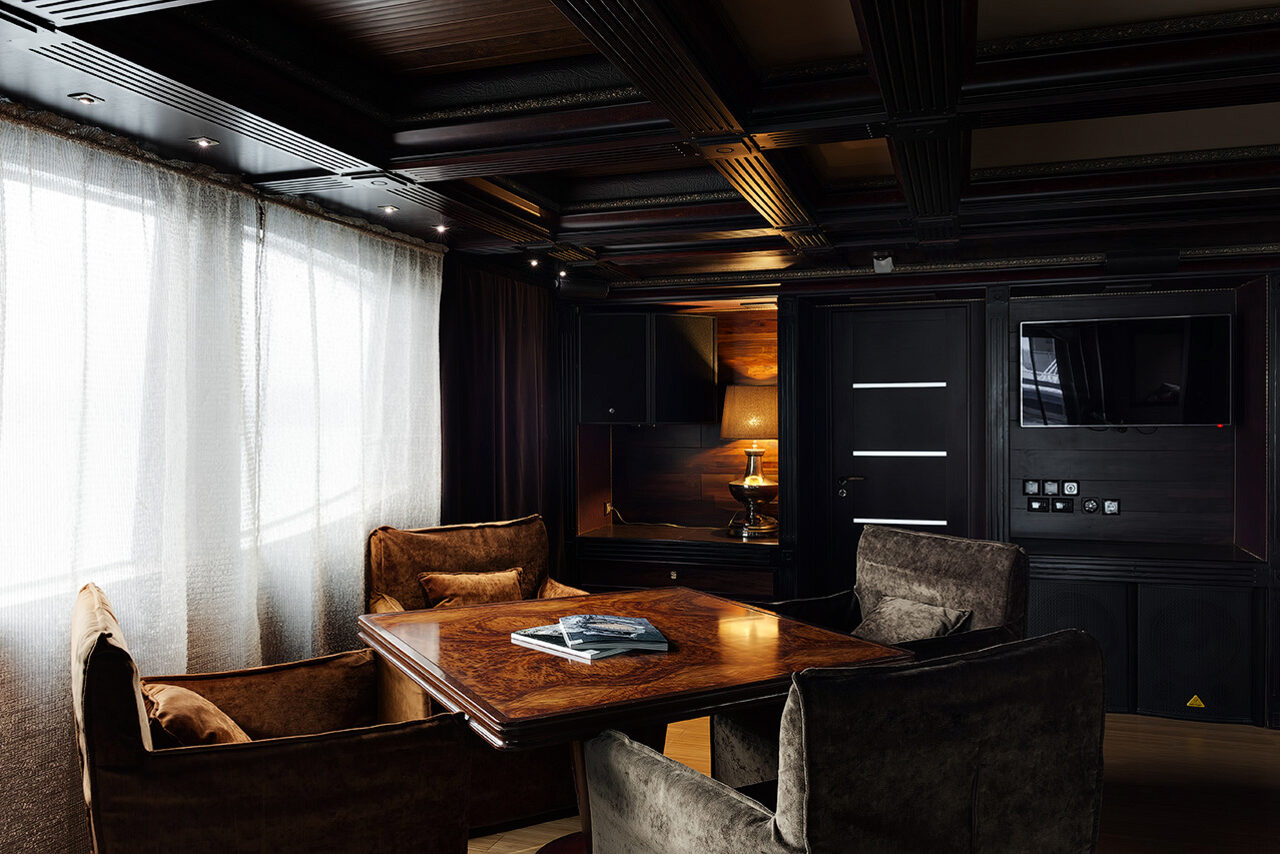 Арендовать Самая большая яхта Москвы