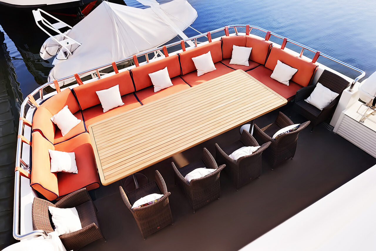 Арендовать Самая большая яхта Москвы