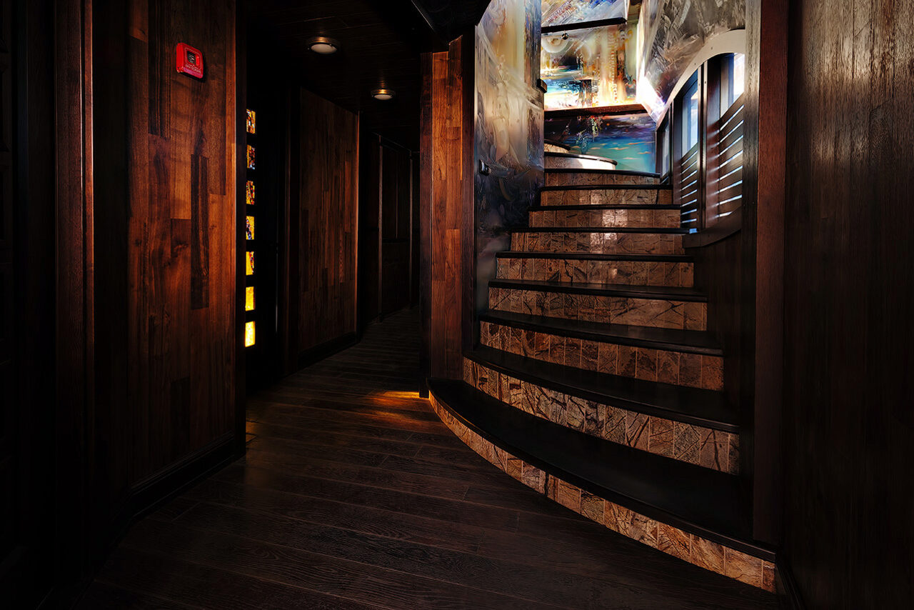 Арендовать Самая большая яхта Москвы