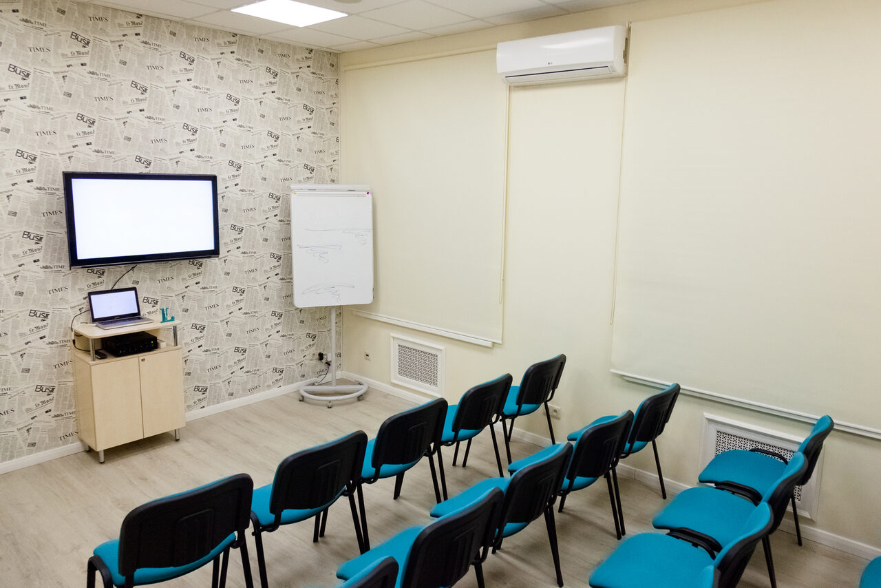 Арендовать AXIO.center Светлый зал с высокими потолками