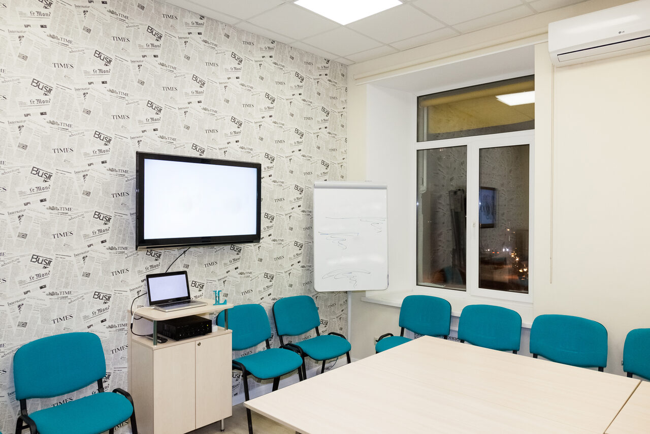 Арендовать AXIO.center Светлый зал с высокими потолками