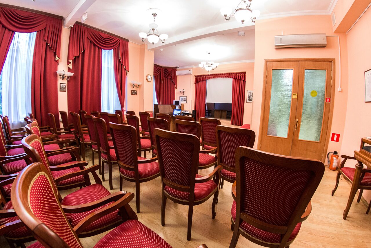 Арендовать Женский культурный центр Торжественный зал 