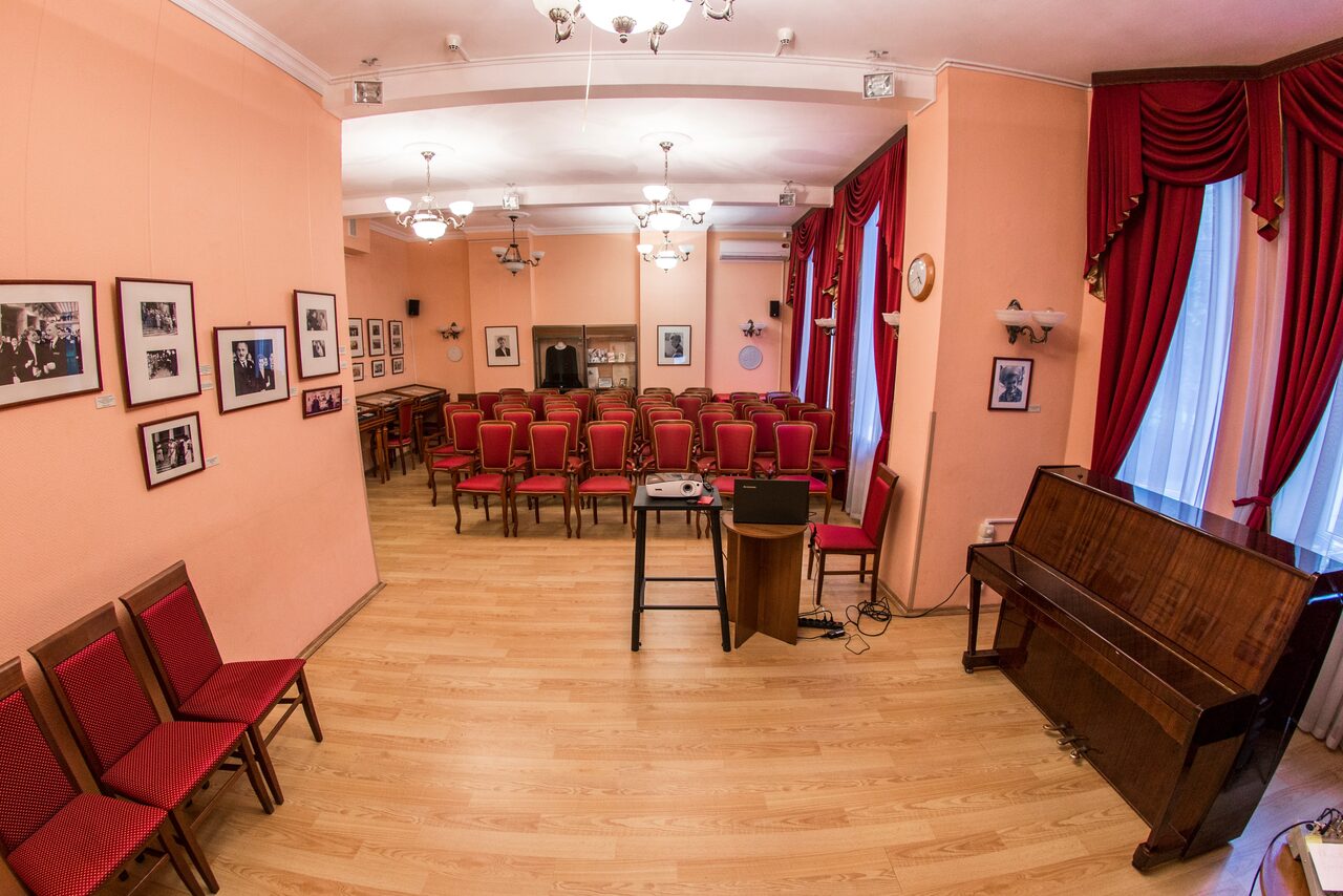 Арендовать Женский культурный центр Торжественный зал 