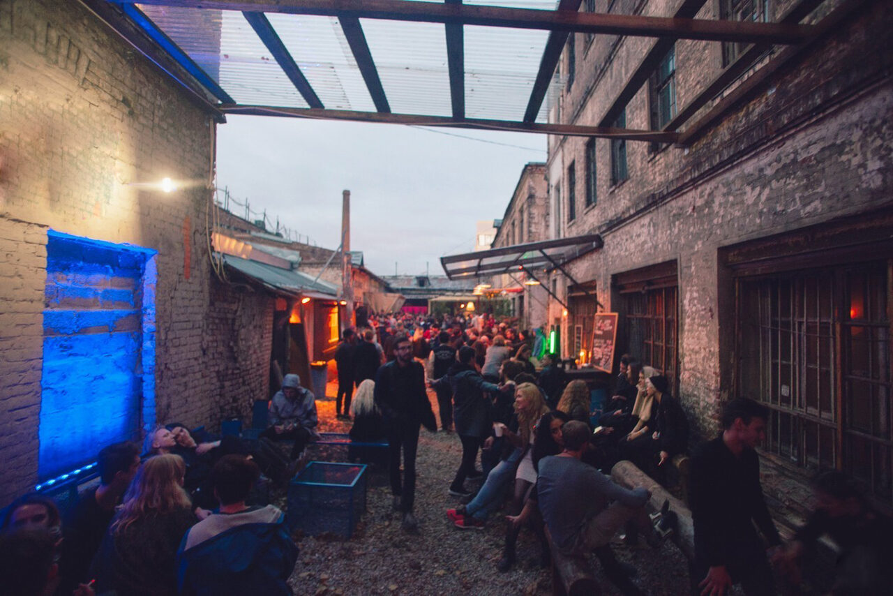 Арендовать Лофт-пространство с внутренним двором 