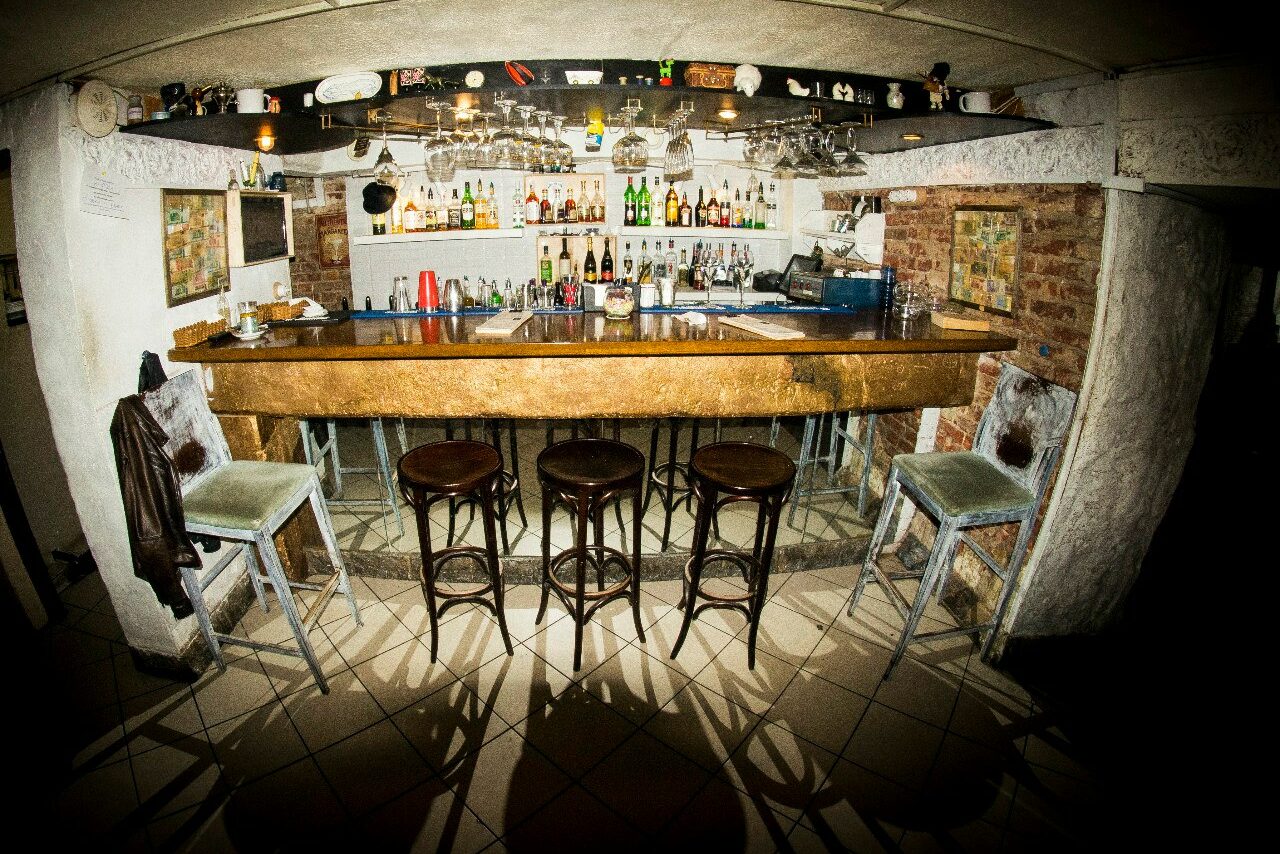 Арендовать Бар под закрытие в центре 