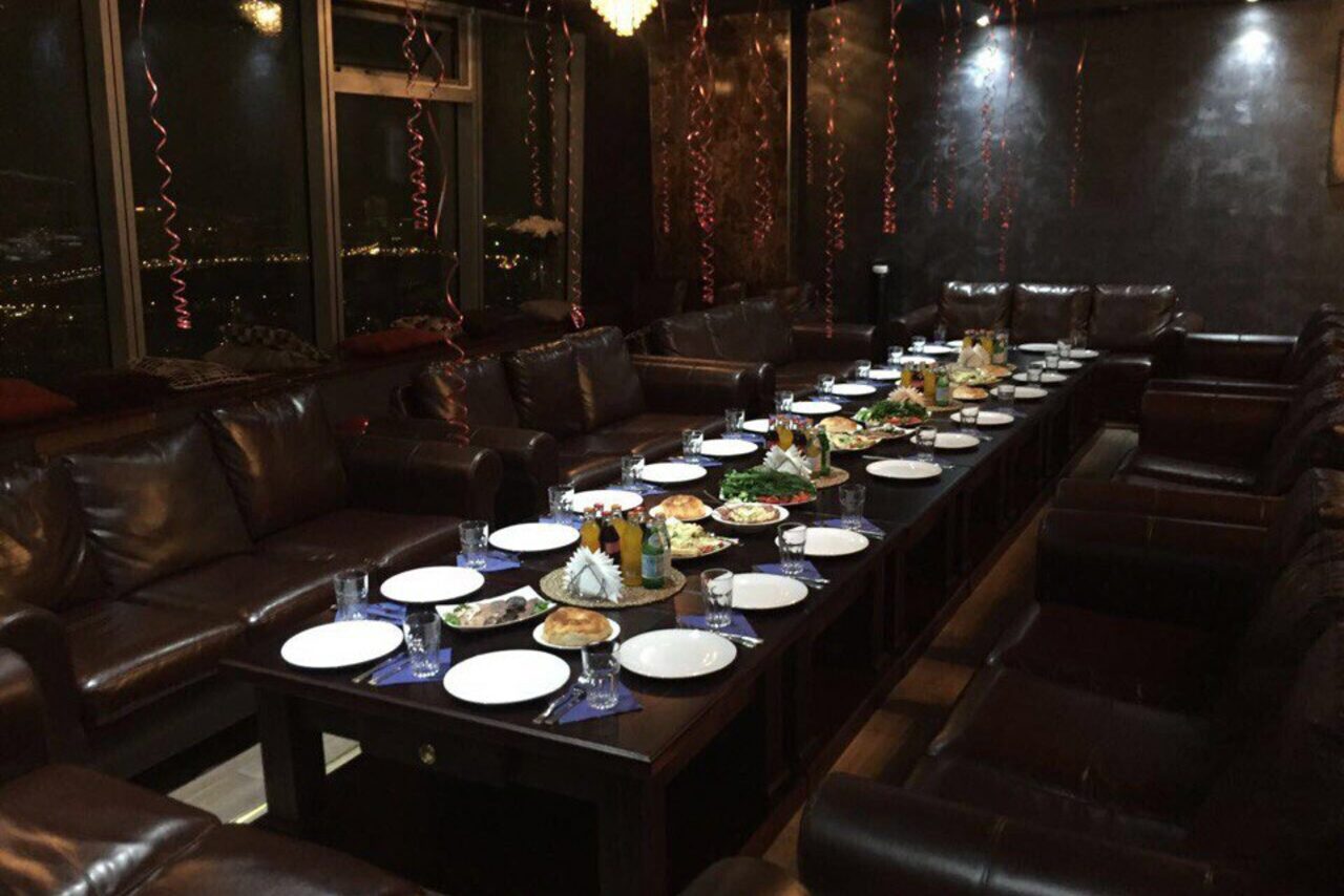 Арендовать Romantic Stream Зал с панорамными окнами 