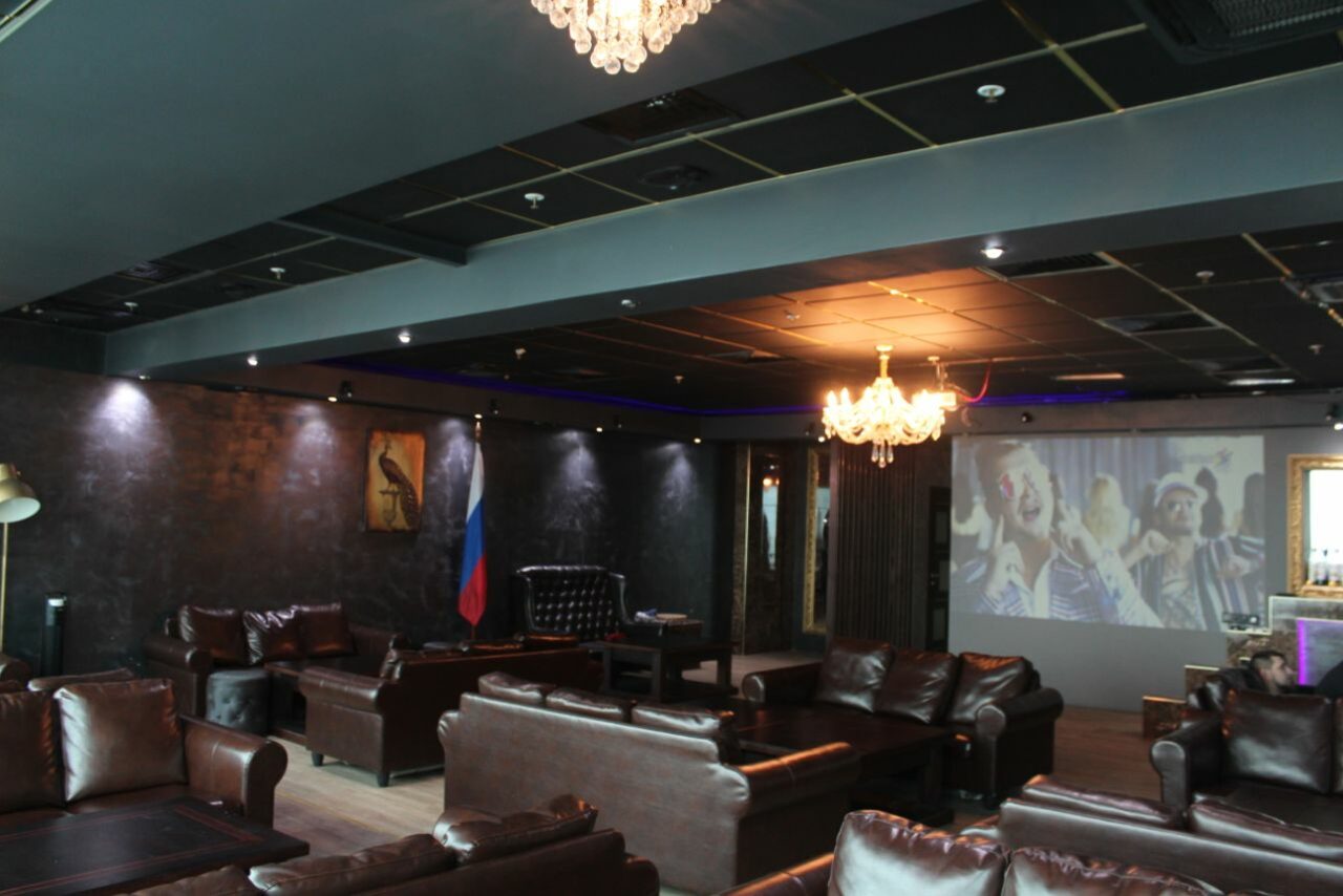 Арендовать Romantic Stream Зал с панорамными окнами 