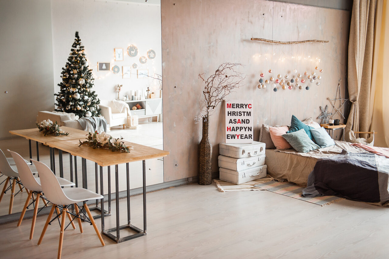 Арендовать Фотостудия Эффект Бабочки Светлый зал с большими окнами 