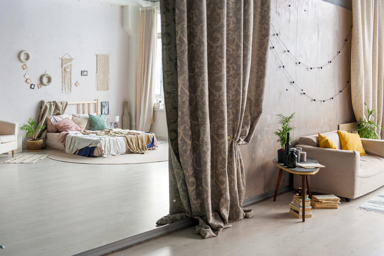 Арендовать Фотостудия Эффект Бабочки Светлый зал с большими окнами 