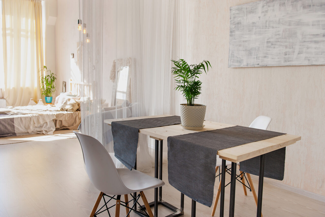 Арендовать Фотостудия Эффект Бабочки Светлый зал с большими окнами 