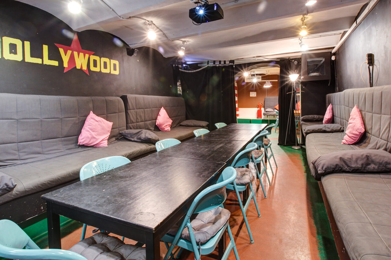 Арендовать CheckPoint Небольшой кино-лофт