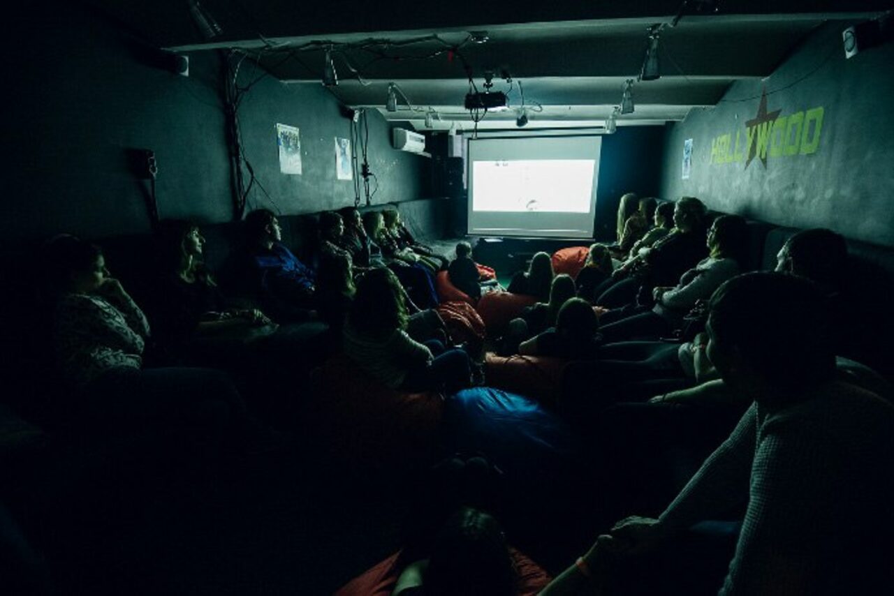 Арендовать CheckPoint Небольшой кино-лофт