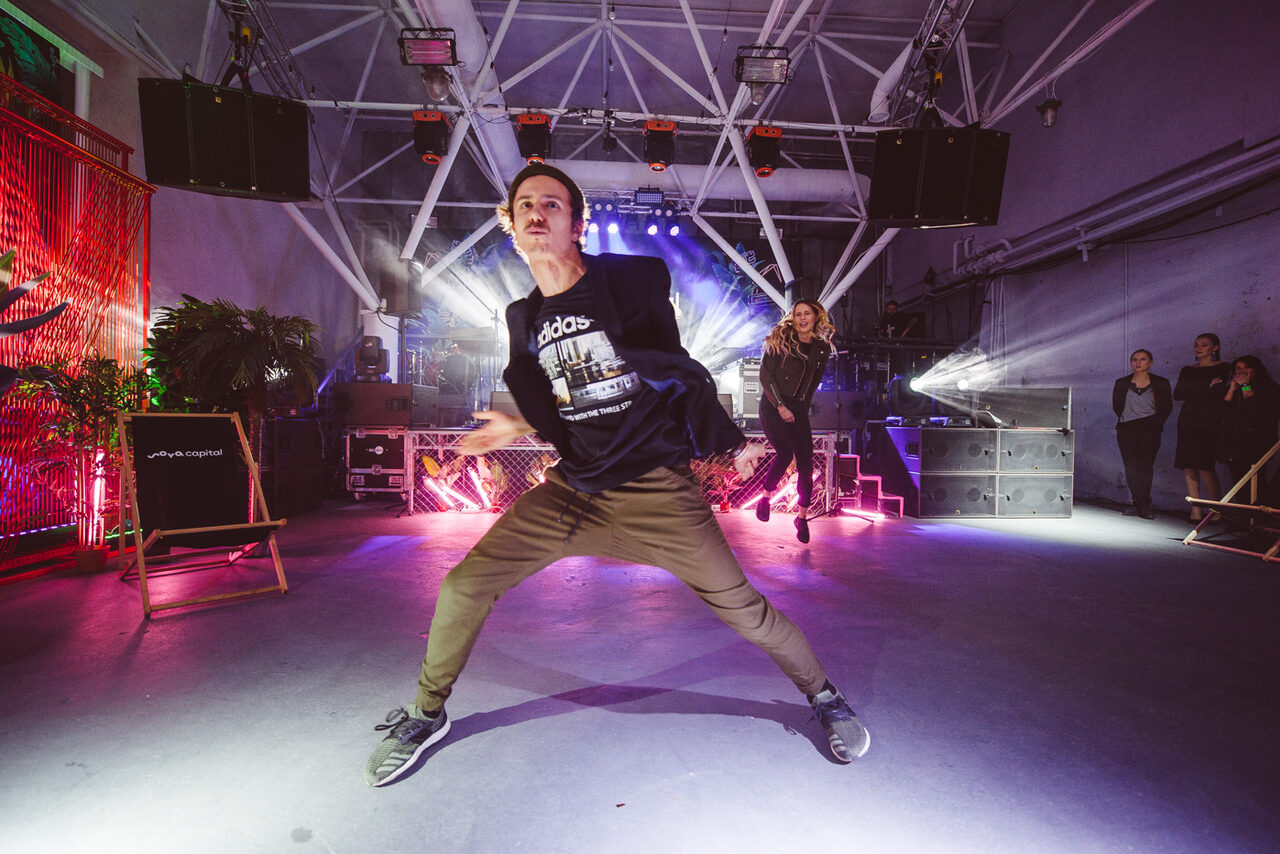 Арендовать Лофт "МОДУЛЬ" Брутальный лофт с барной стойкой