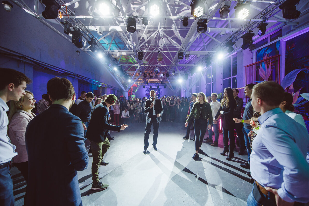 Арендовать Лофт "МОДУЛЬ" Брутальный лофт с барной стойкой