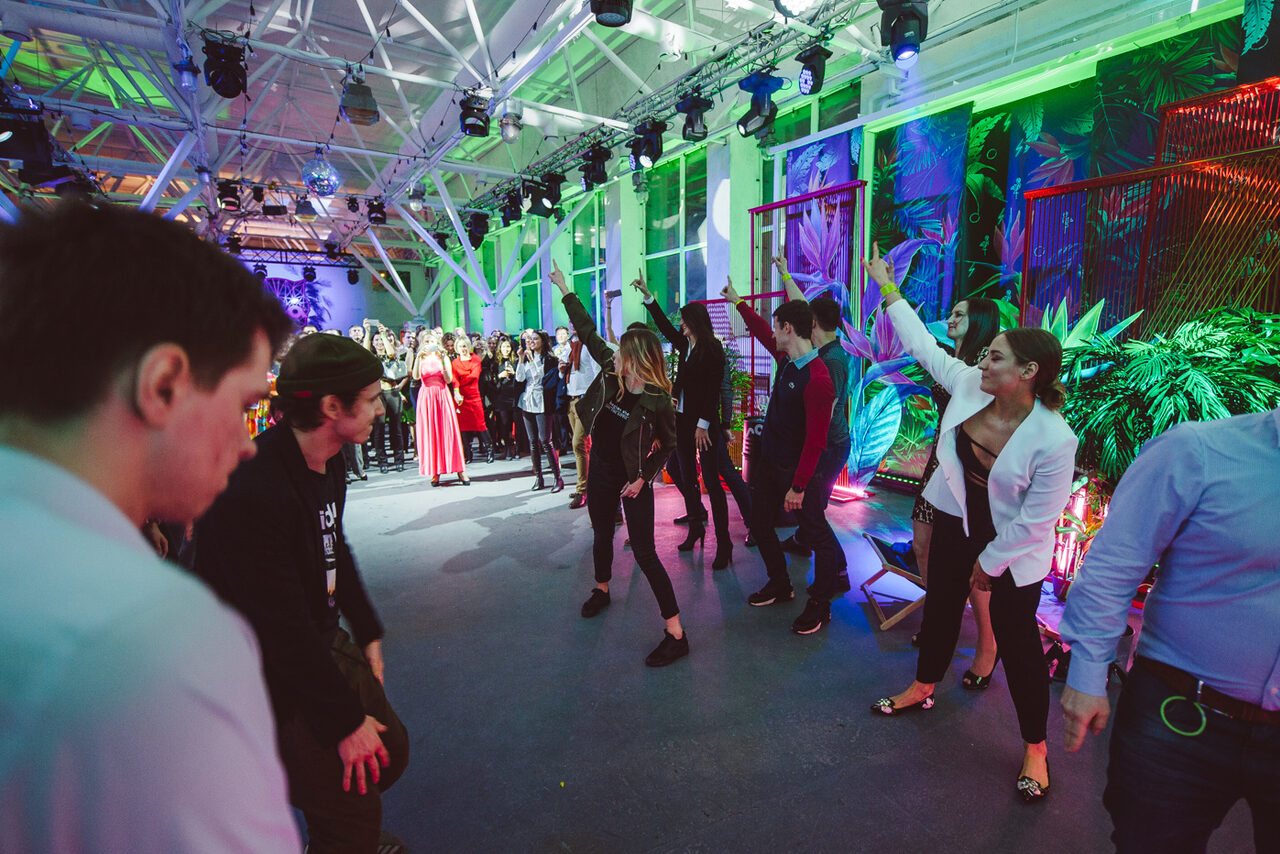 Арендовать Лофт "МОДУЛЬ" Брутальный лофт с барной стойкой