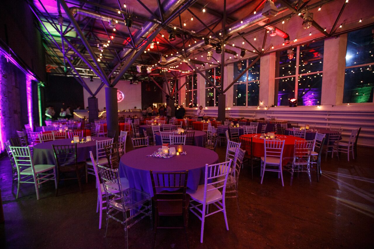 Арендовать Лофт "МОДУЛЬ" Брутальный лофт с барной стойкой