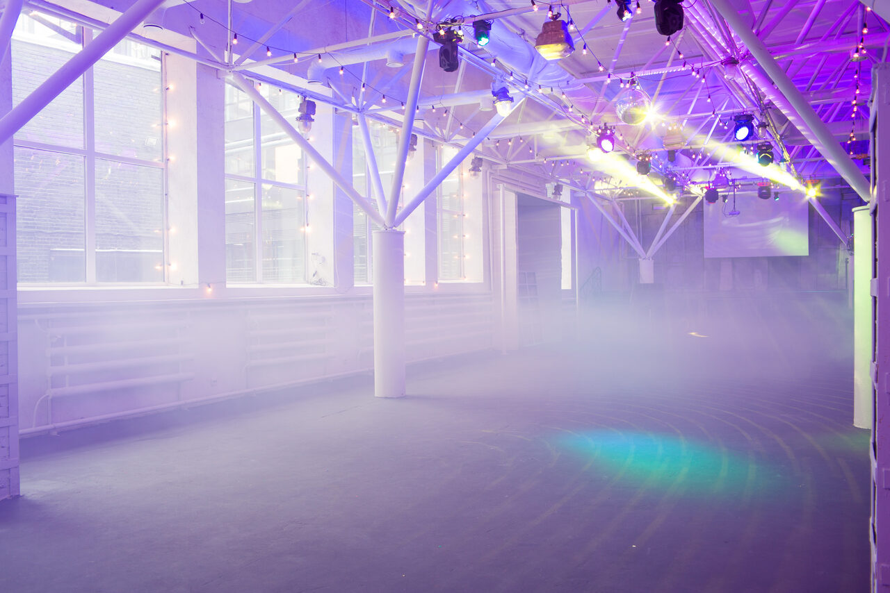 Арендовать Лофт "МОДУЛЬ" Брутальный лофт с барной стойкой