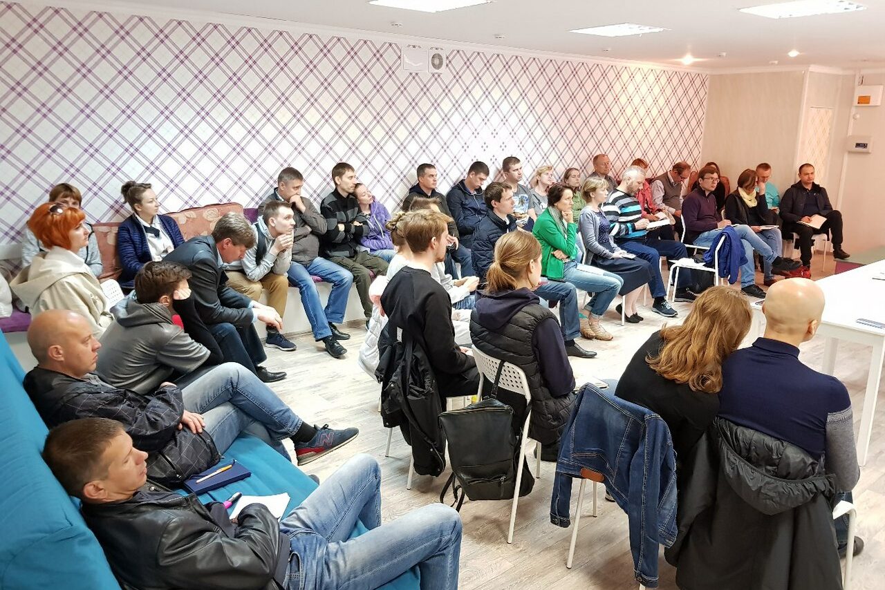 Арендовать Светлый зал с мини-кухней 