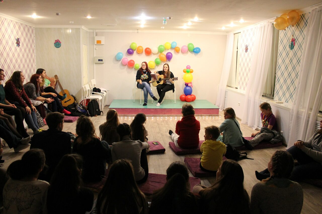 Арендовать Светлый зал с мини-кухней 