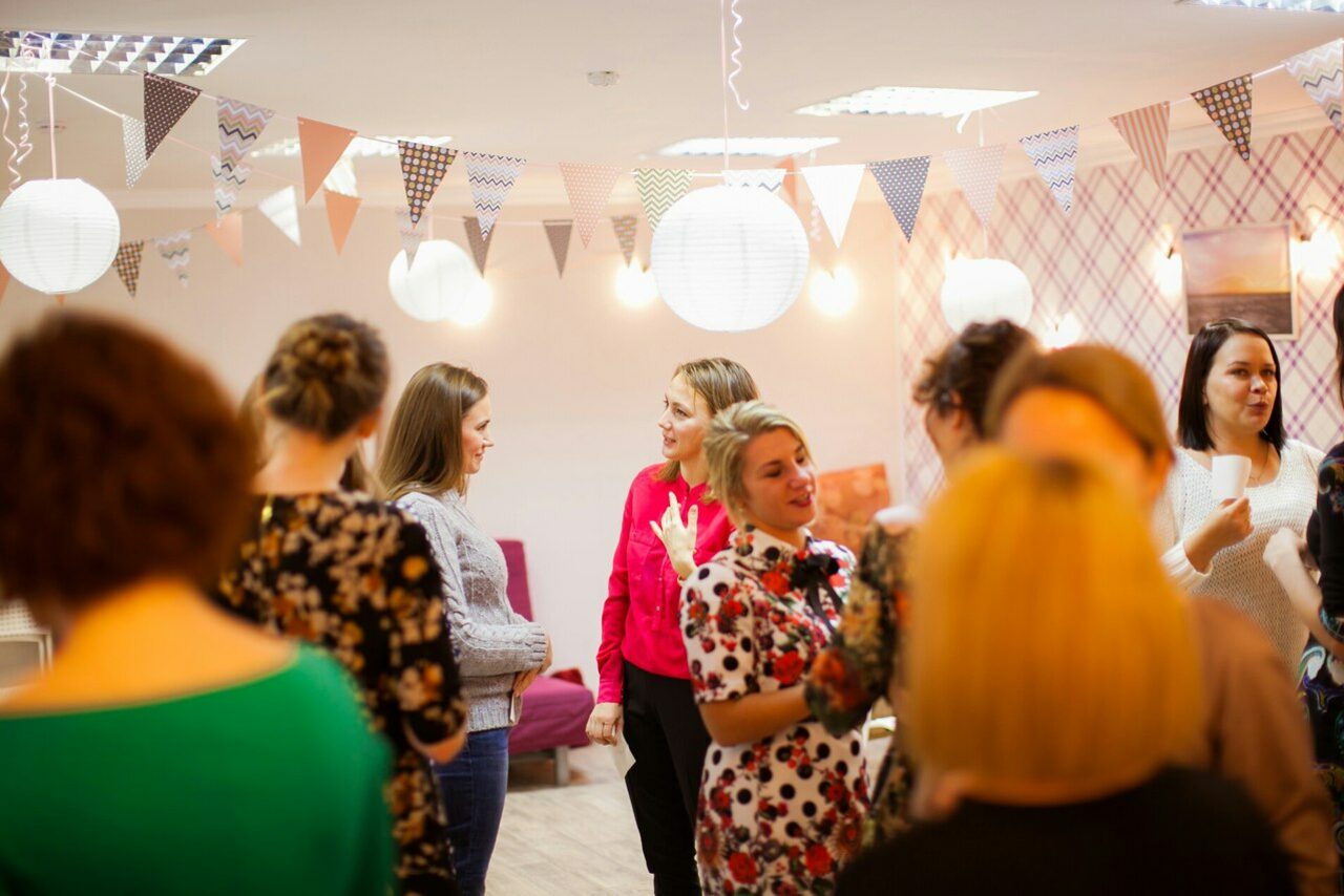 Арендовать Светлый зал с мини-кухней 