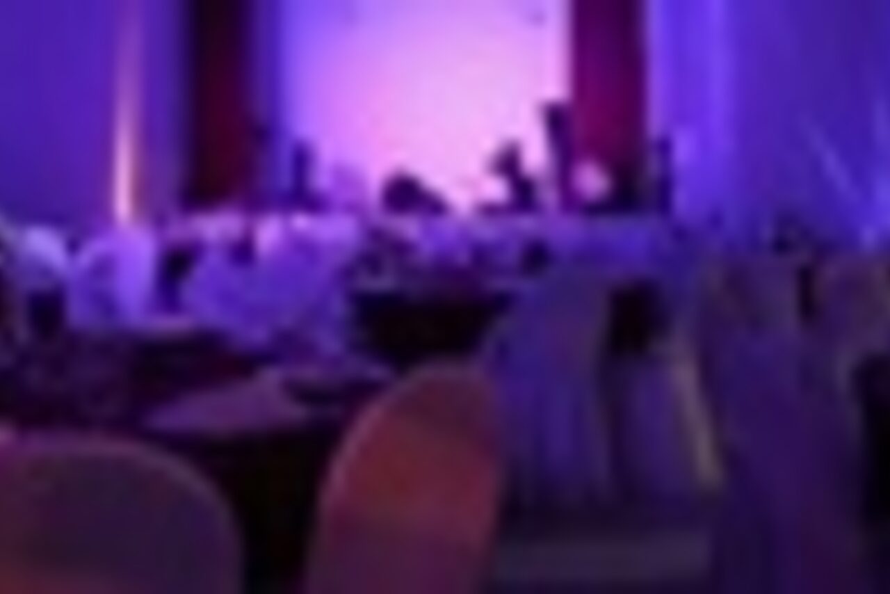 Арендовать Apriori Photo Просторный лофт с подиумом 