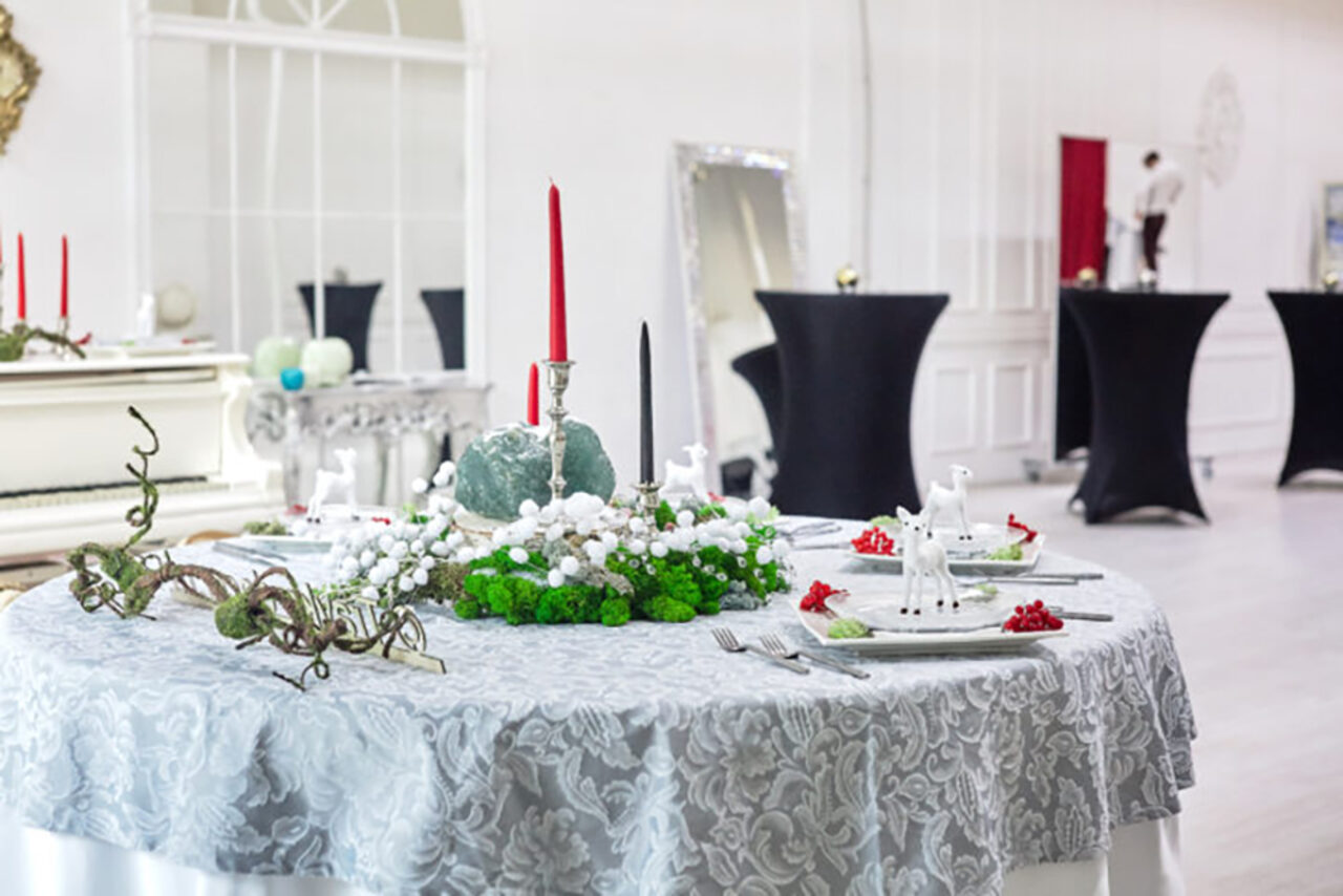 Арендовать Apriori Photo Белый лофт с роялем 