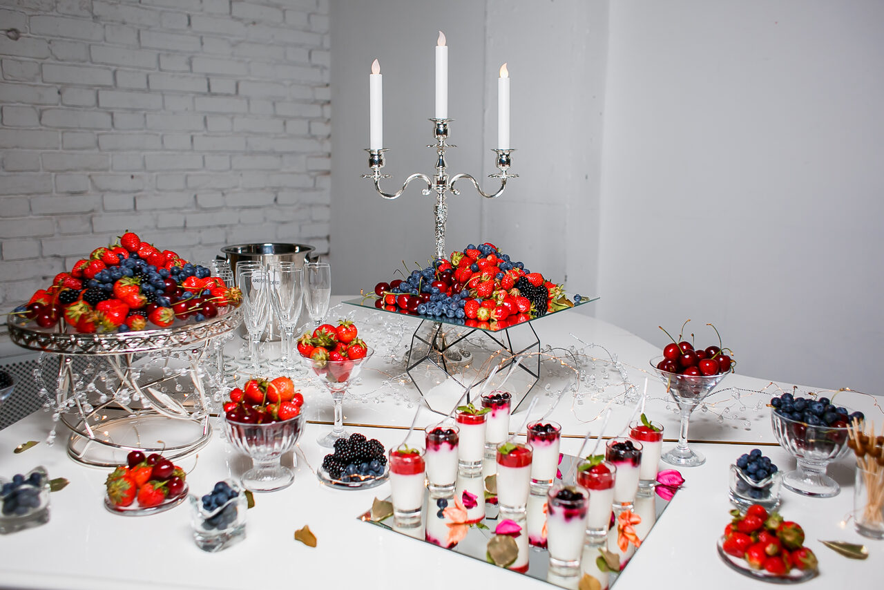 Арендовать Apriori Photo Белый лофт с роялем 