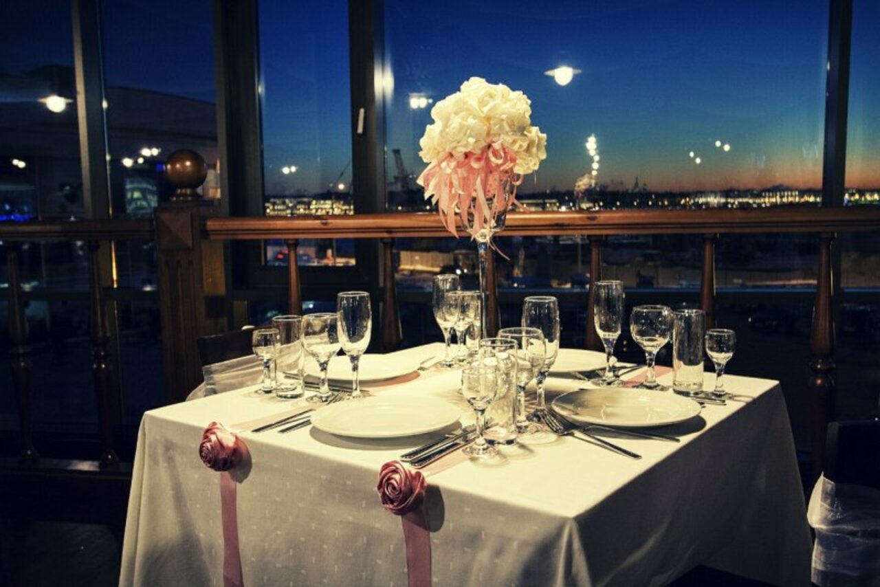 Арендовать Панорамный ресторан "Беринг"