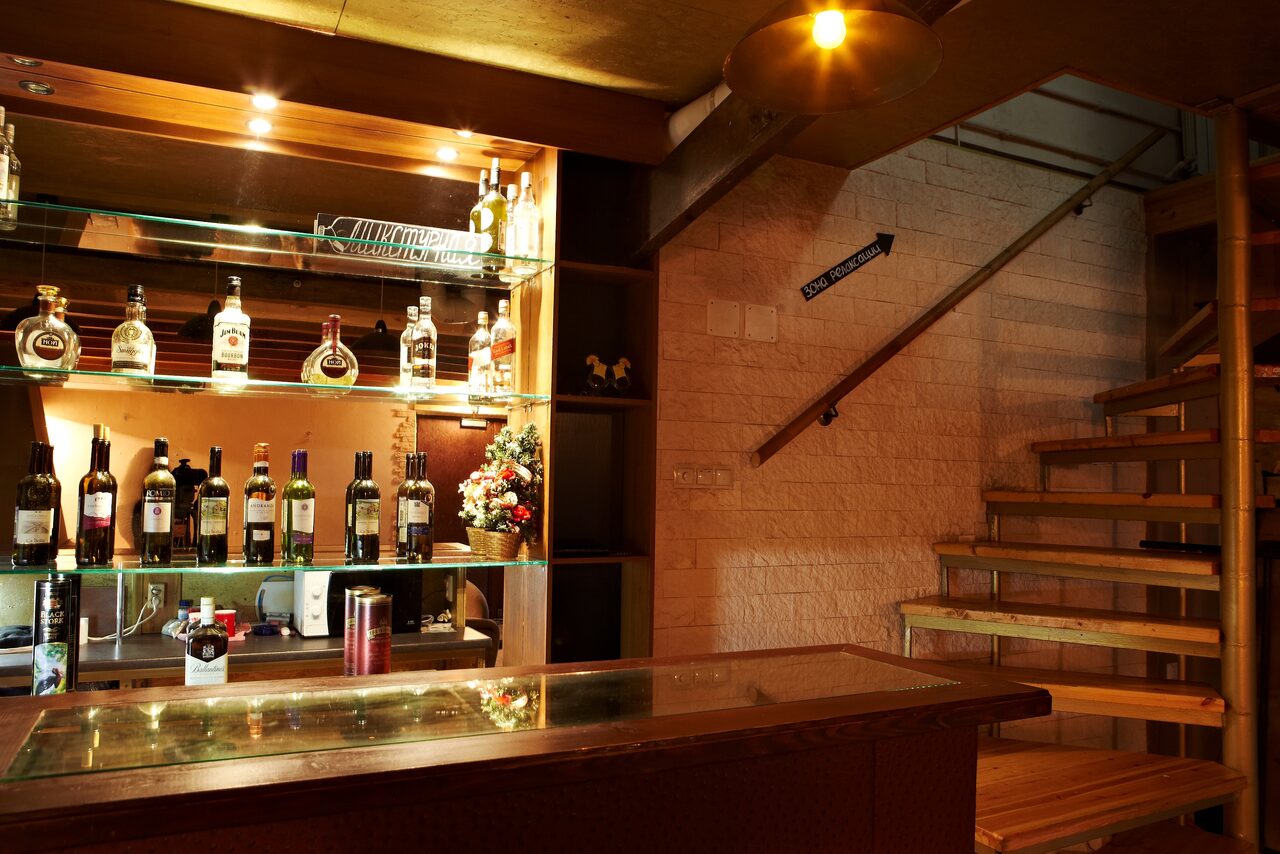 Арендовать лофт с камином и мансардой