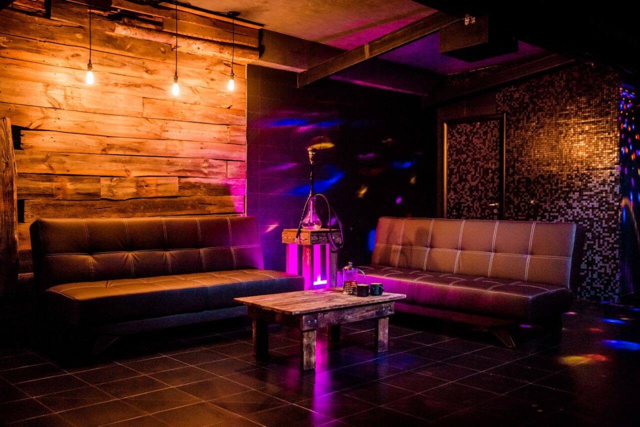 Арендовать лофт с камином и мансардой