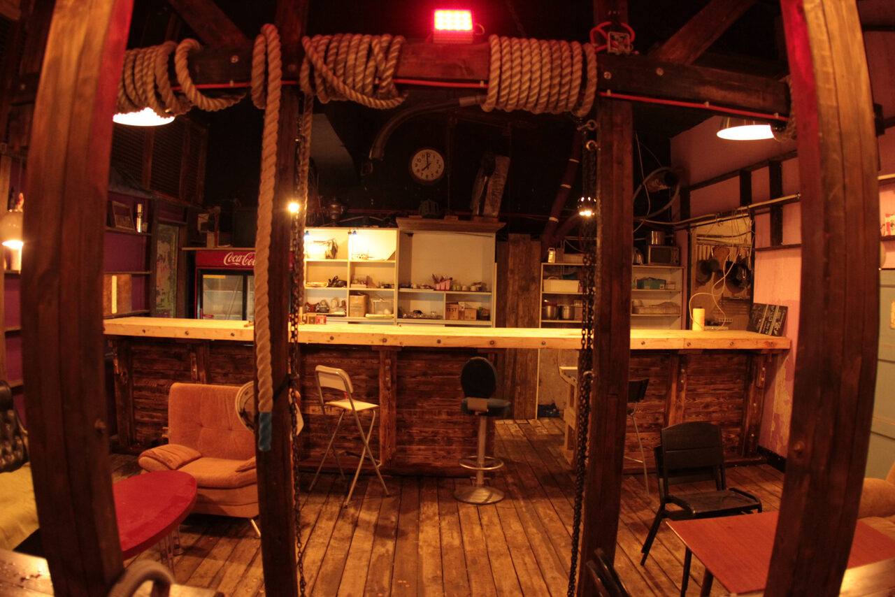 Арендовать  Summer veranda with swimming pool