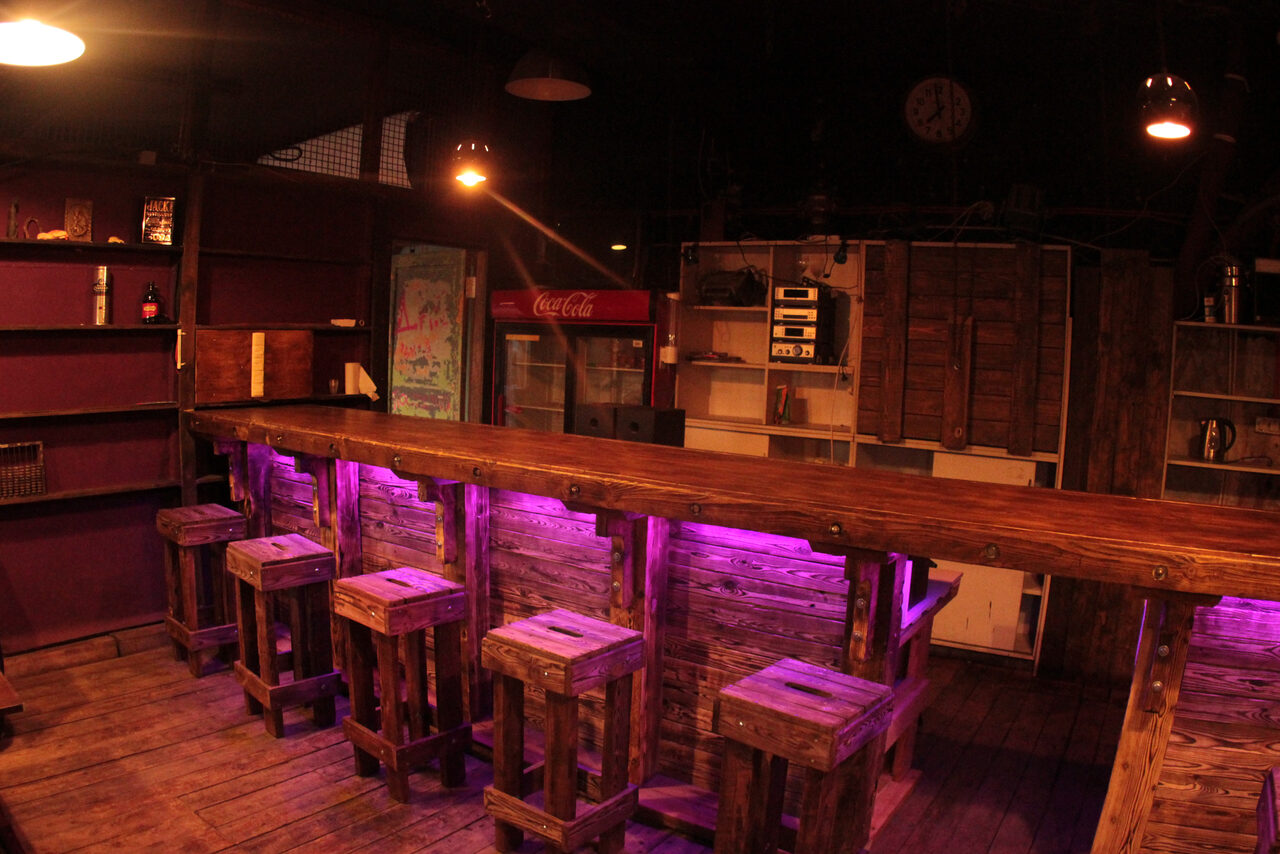 Арендовать  Summer veranda with swimming pool