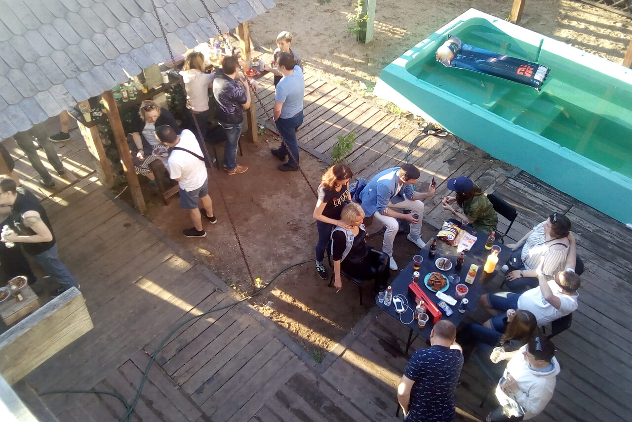 Арендовать  Summer veranda with swimming pool