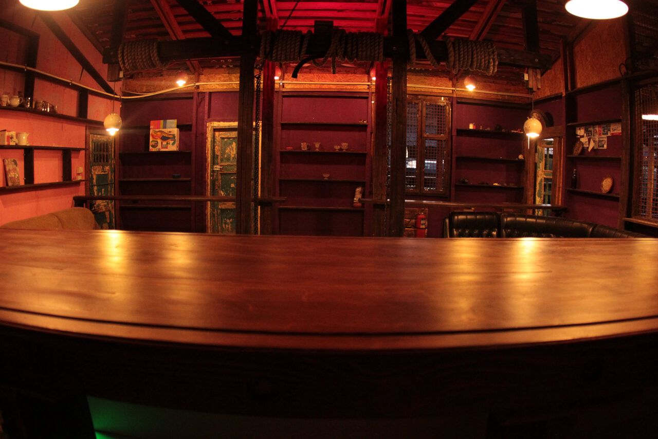 Арендовать  Summer veranda with swimming pool