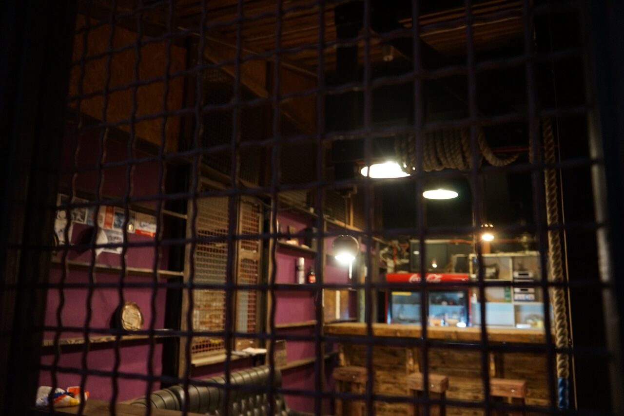 Арендовать  Summer veranda with swimming pool