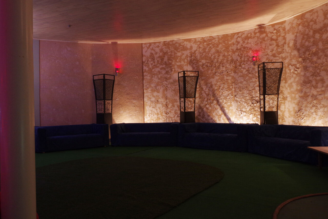 Арендовать Лофт в сказочном саду 