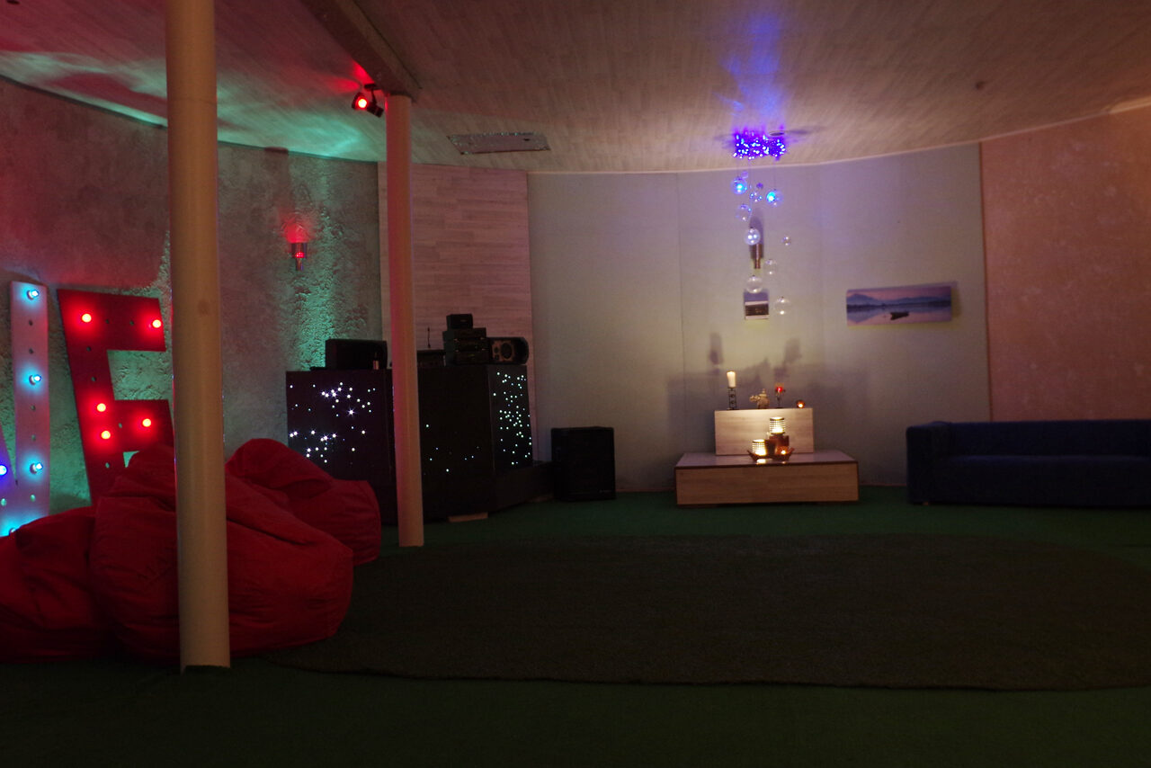 Арендовать Лофт в сказочном саду 