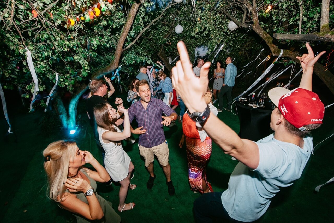 Арендовать Лофт в сказочном саду 