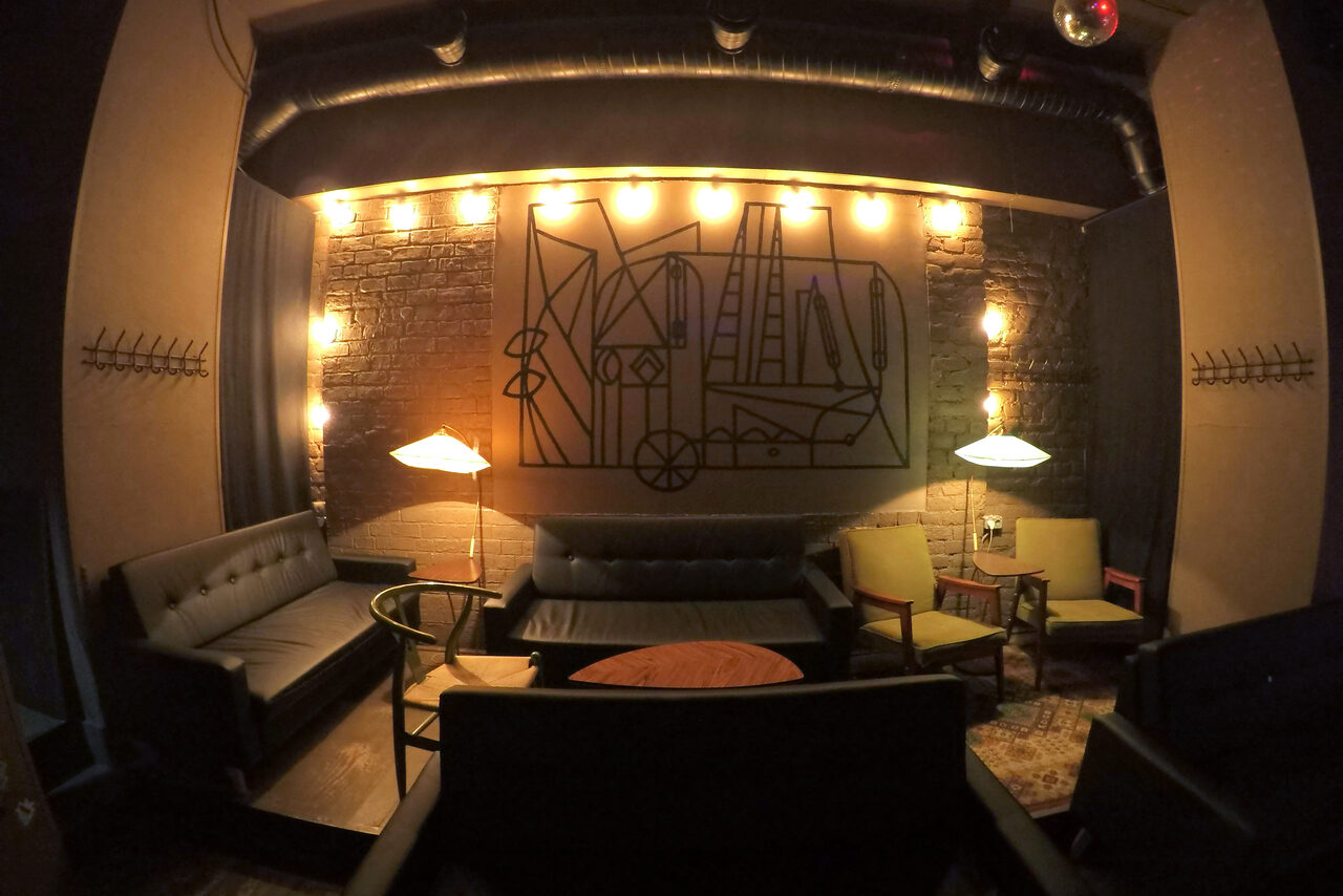 Арендовать Лофт-бар со сценой